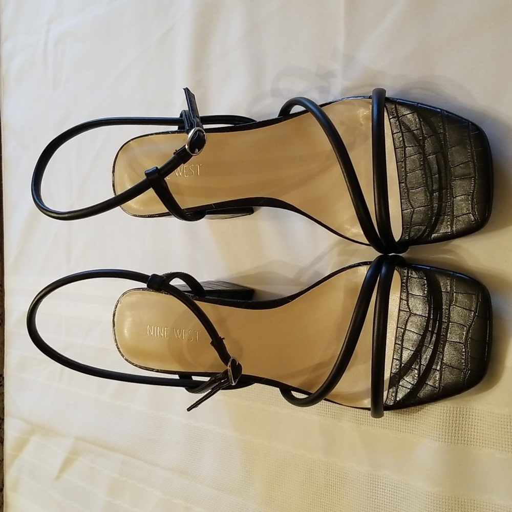 Nine West Wingrayce Black Strappy Chunky Heel Sandals